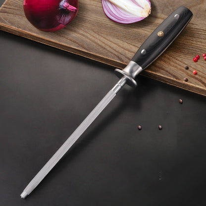 Chaira de Acero al Carbono Kaen — La chaira clásica de acero con mango de madera.