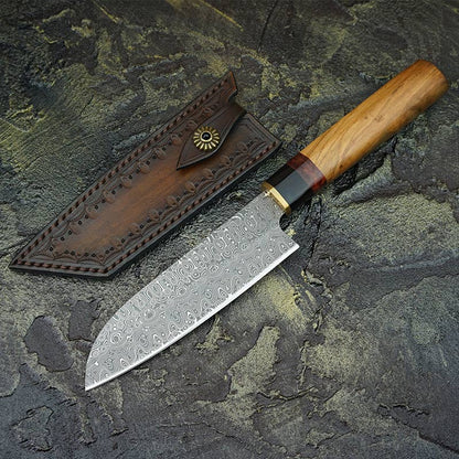 Cuchillo Kaen Olivo VG10 con Funda de Cuero — Damasco VG10, mango claro de olivo y funda de cuero repujado.