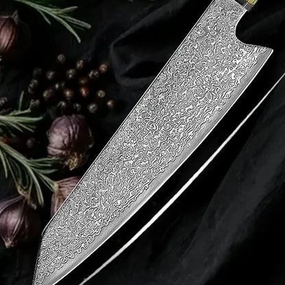 Detalle del acero damasco de 67 capas en la hoja del Bunka Kaen 18 cm, cuchillo japonés de punta angular