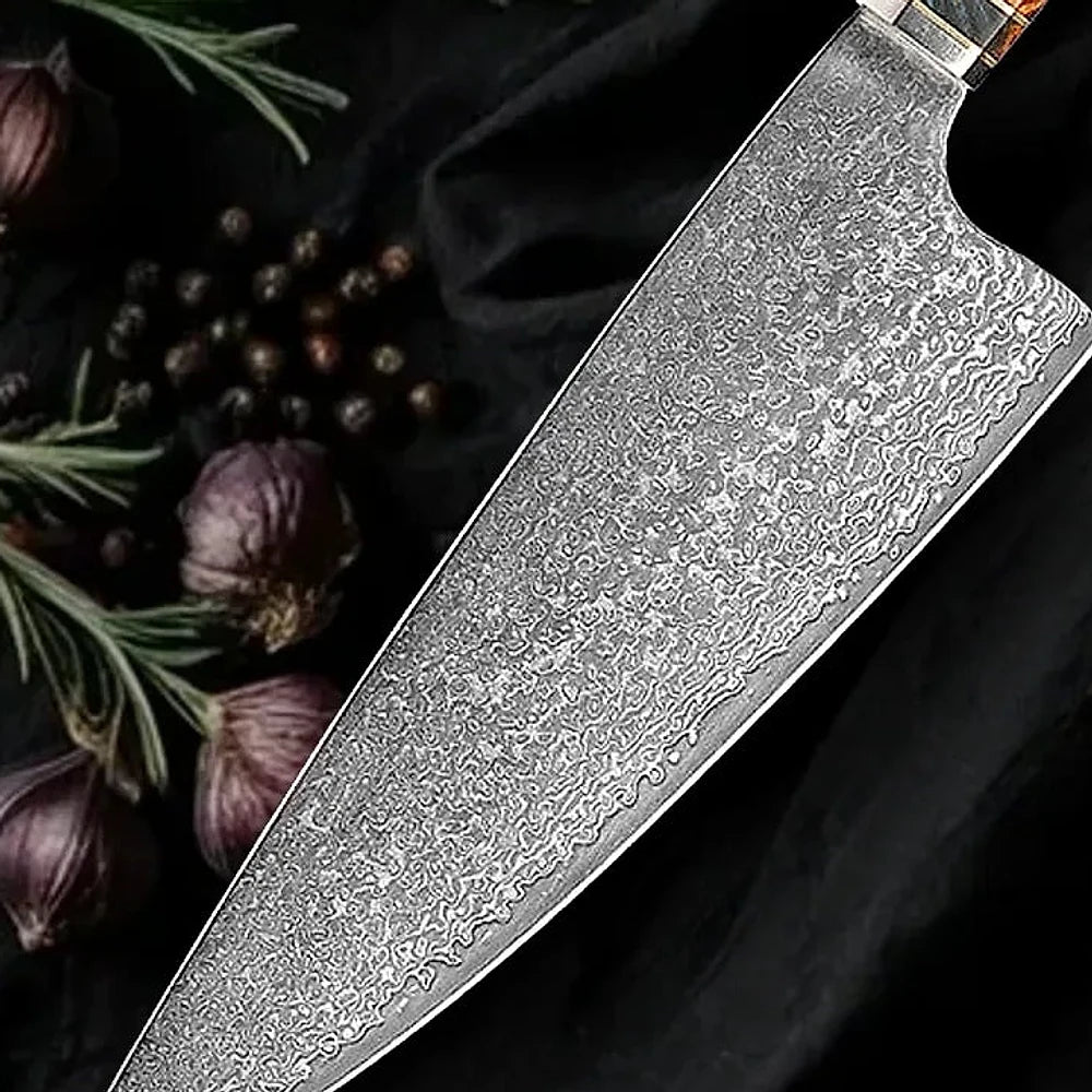 Detalle del acero damasco de 67 capas en la hoja del Kiritsuke Kaen 20 cm, cuchillo de chef japonés